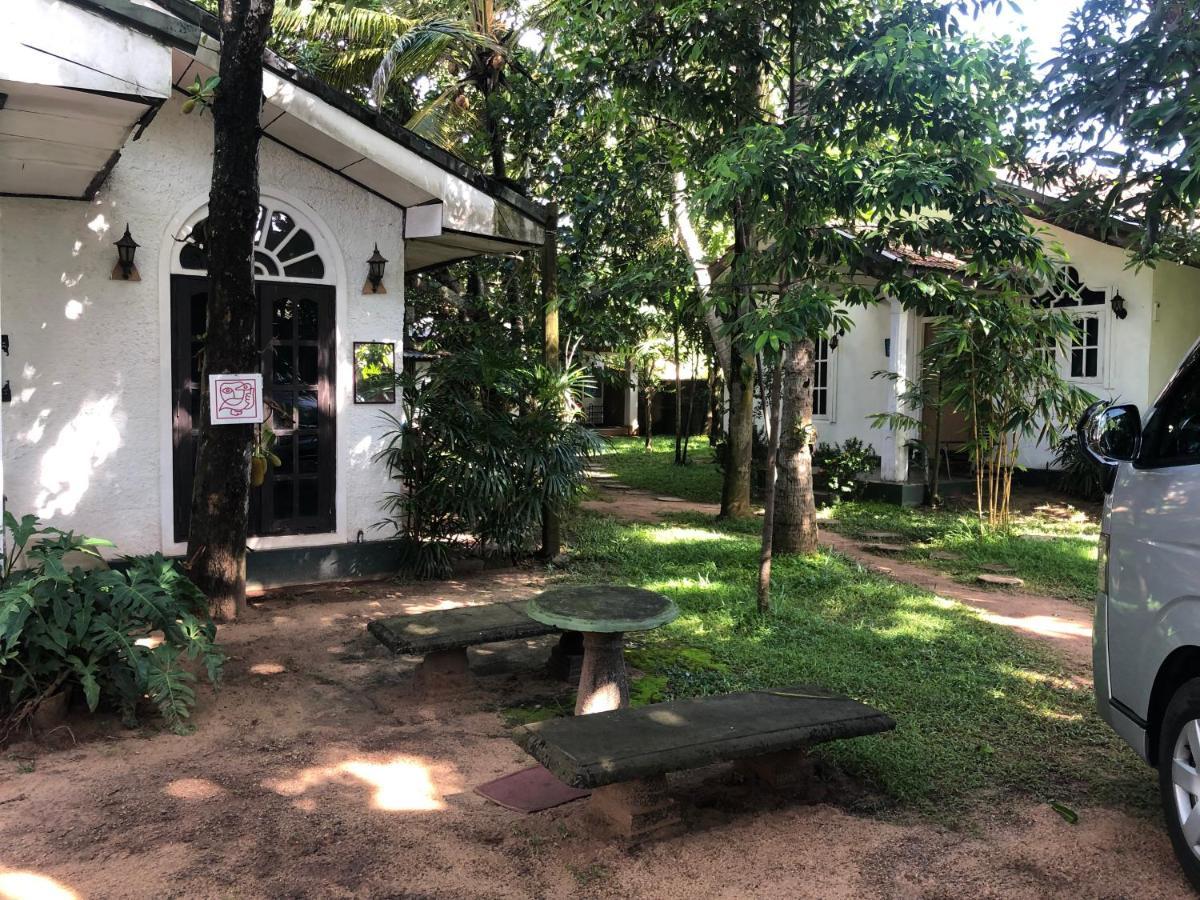 Sylvester Villa Hostel Negombo Exterior foto