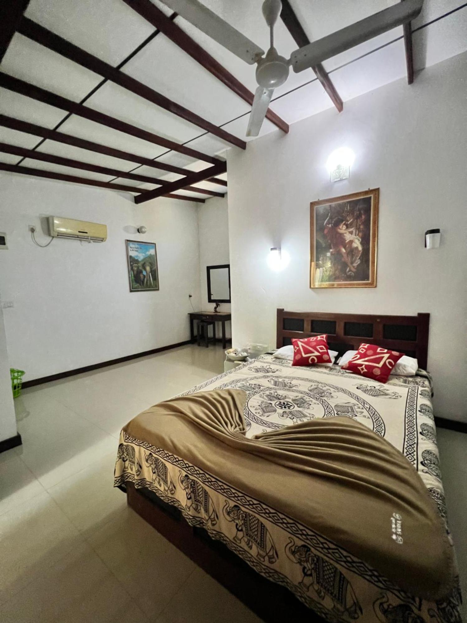 Sylvester Villa Hostel Negombo Exterior foto