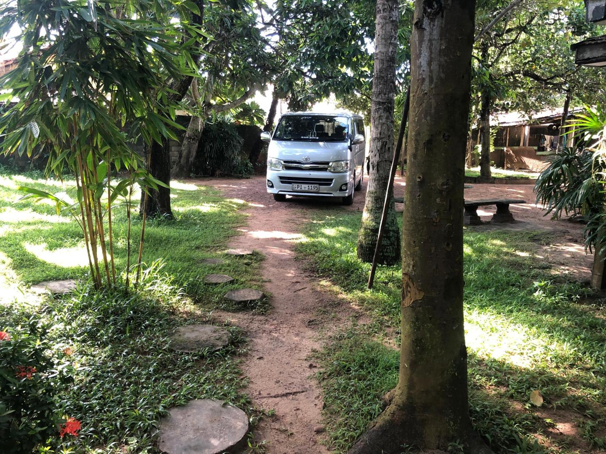 Sylvester Villa Hostel Negombo Exterior foto
